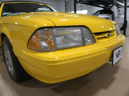 Used 1993 Ford Mustang LX image 9