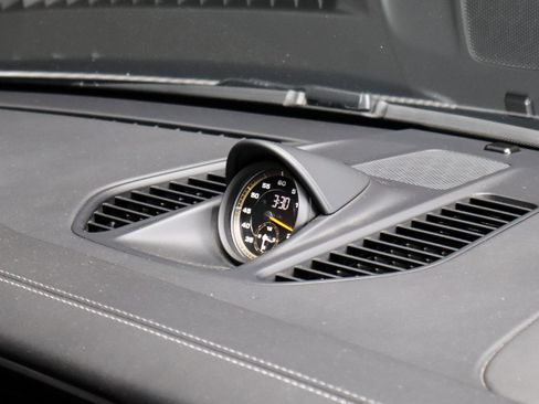 Certified 2018 Porsche 911 GT2 RS RWD image 38