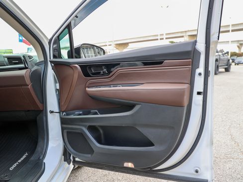 Used 2025 Honda Odyssey Elite image 44