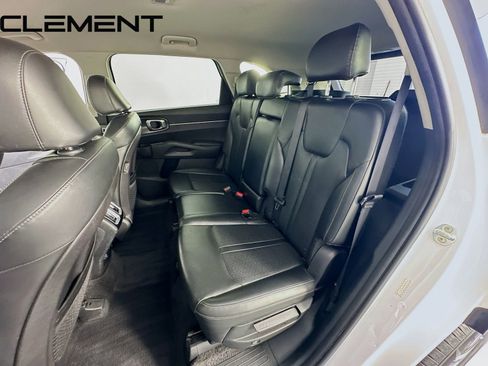Used 2022 Kia Sorento S FWD image 32