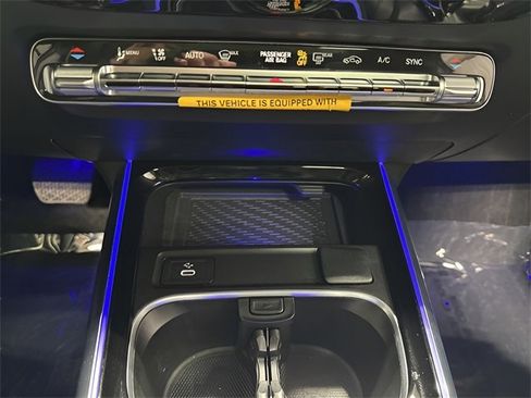 Used 2025 Mercedes-Benz GLA 250 4MATIC image 25