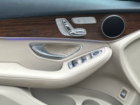 Certified 2022 Mercedes-Benz GLC 300 image 20