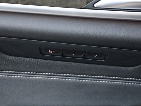 Used 2022 BMW M550i xDrive image 31