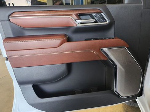 Used 2024 GMC Sierra 2500 Denali Ultimate image 10