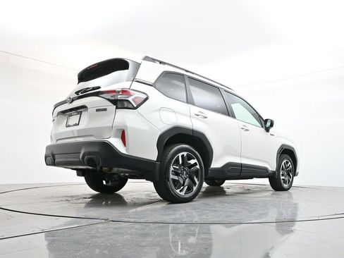 Used 2025 Subaru Forester Premium w/ Protection Package (1PH) image 31