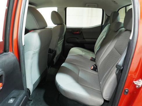 Used 2020 Toyota Tacoma SR AWD/4WD image 14