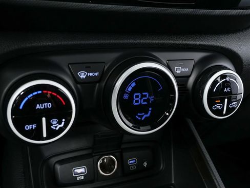 Used 2023 Hyundai Venue Limited w/ Cargo Package image 18