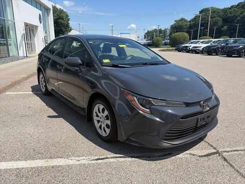 Used 2023 Toyota Corolla LE w/ Carpet Mat Package (TMS) FWD image 4