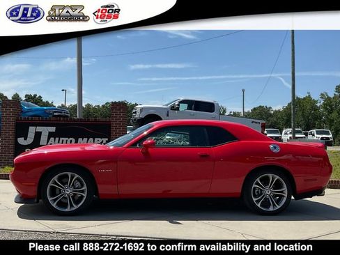 Used 2020 Dodge Challenger R/T RWD image 4