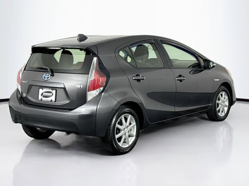 Used 2016 Toyota Prius C Two image 11