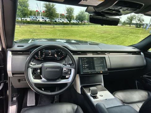 Used 2024 Land Rover Range Rover SE AWD/4WD image 15
