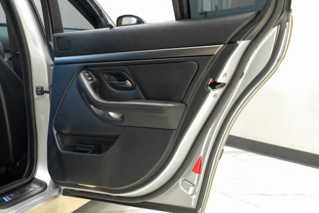 Used 2003 BMW M5 RWD image 56