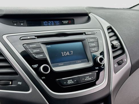 Used 2016 Hyundai Elantra SE w/ Option Group 02 FWD image 16