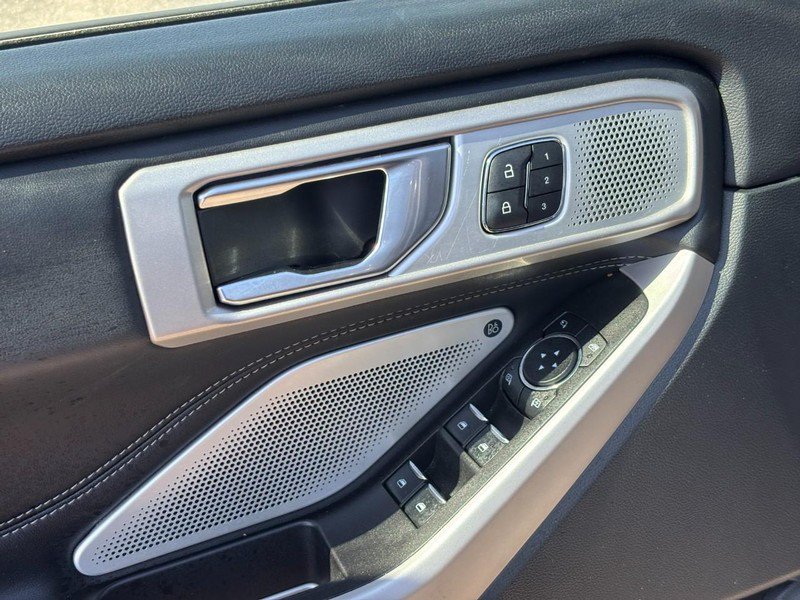 Used 2024 Ford Explorer Limited w/ Limited Technology Package AWD/4WD image 19