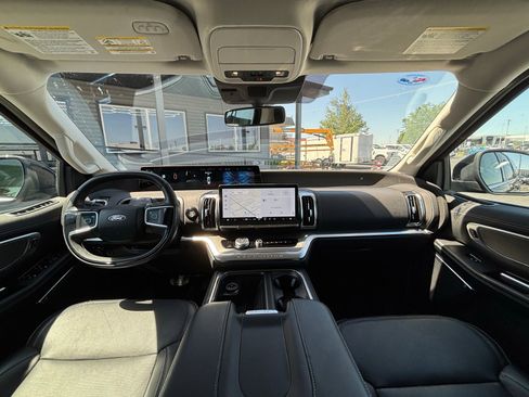 Used 2025 Ford Expedition Platinum AWD/4WD image 27