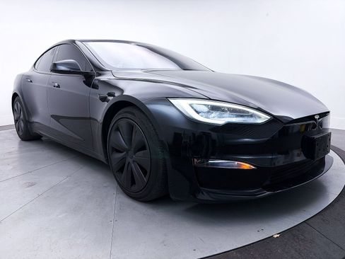 Used 2022 Tesla Model S Plaid image 10