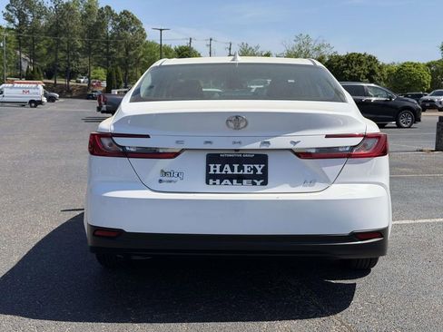 Used 2025 Toyota Camry LE image 21