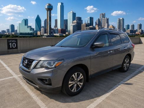 Used 2019 Nissan Pathfinder SV FWD image 1