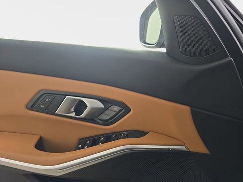 Used 2025 BMW 330i xDrive Sedan w/ Premium Package image 31