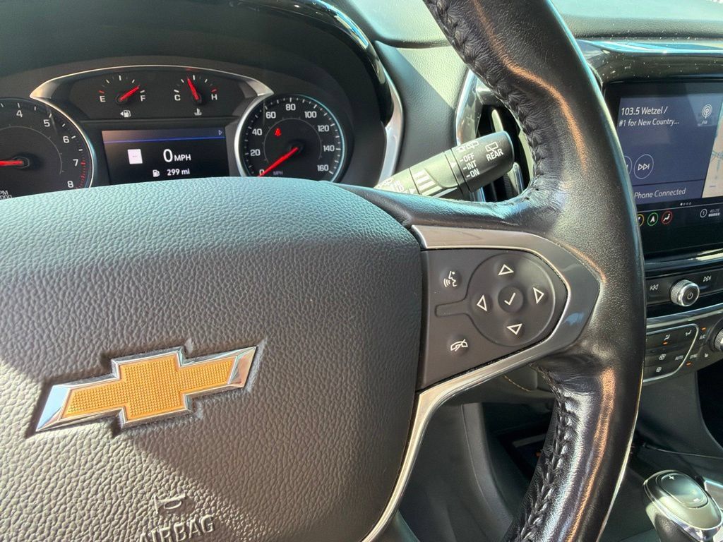 Used 2020 Chevrolet Traverse Premier w/ Redline Edition FWD image 18