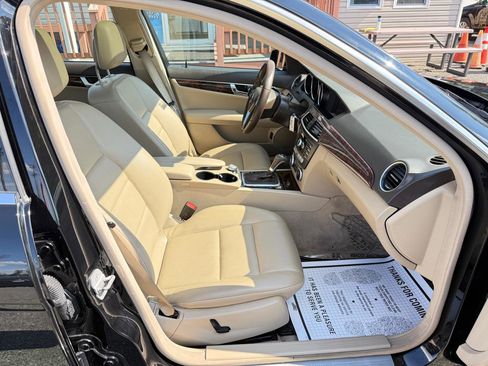 Used 2014 Mercedes-Benz C 300 4MATIC Sedan w/ Premium 1 Package image 39