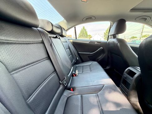 Used 2017 Volkswagen Jetta SE FWD image 30