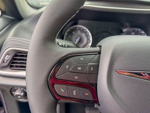 New 2026 Chrysler Pacifica Select FWD image 17