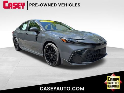 Used 2026 Toyota Camry SE FWD image 1