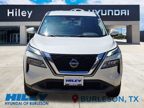 Used 2023 Nissan Rogue SV image 6