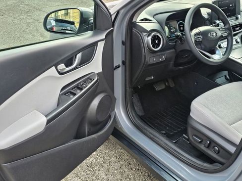Used 2023 Hyundai Kona SE w/ Cargo Package image 17