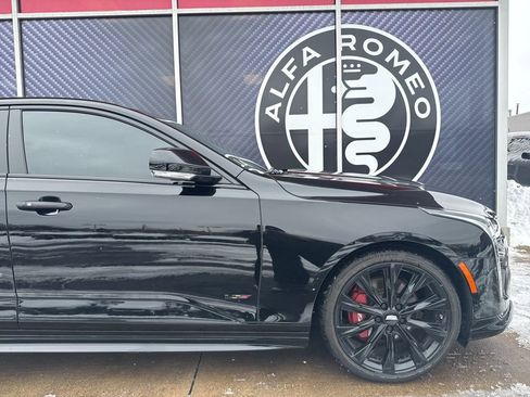 Used 2024 Cadillac CT4 V w/ LPO, ONYX Package image 3