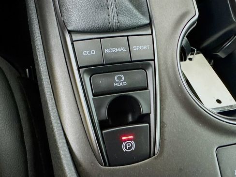 Used 2023 Toyota Camry XSE FWD image 17