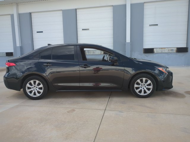 Used 2021 Toyota Corolla LE FWD image 4