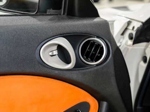 Used 2013 Nissan 370Z Touring image 39