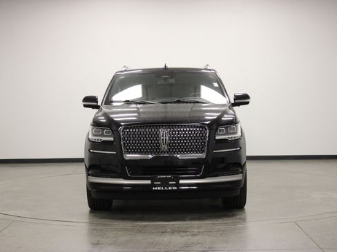 Used 2023 Lincoln Navigator L Reserve AWD/4WD image 3