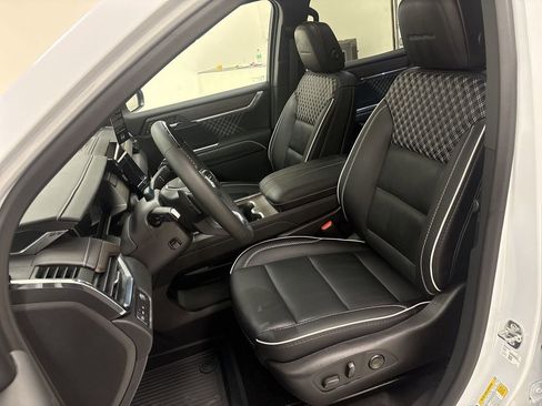 New 2026 GMC Acadia Denali w/ Super Cruise Package FWD image 20