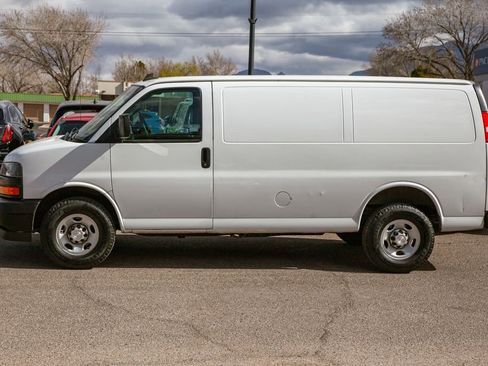 Used 2018 Chevrolet Express 2500 image 8
