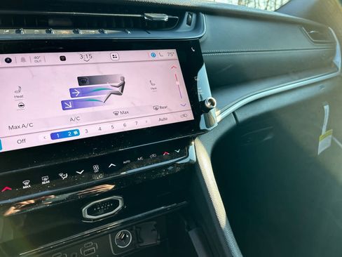 New 2026 Jeep Grand Cherokee Limited image 22