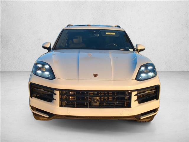 Used 2024 Porsche Cayenne AWD/4WD image 2