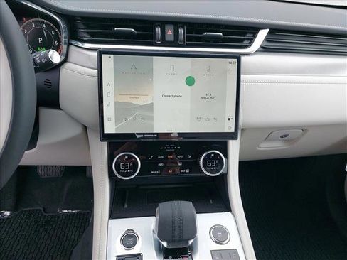 New 2026 Jaguar F-PACE R-Dynamic S image 18