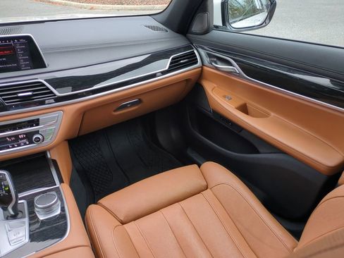 Used 2021 BMW 740i xDrive w/ M Sport Package image 17