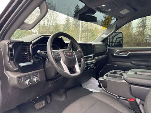 Used 2024 GMC Sierra 1500 Elevation w/ LPO, Elevation Black Package image 6