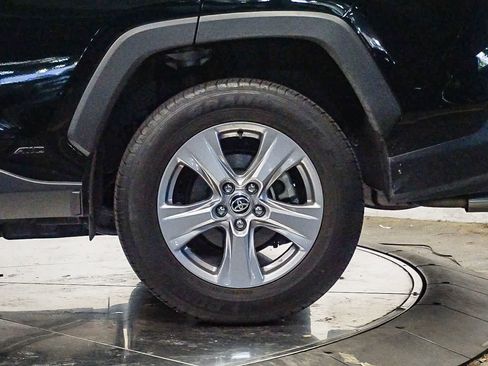 Used 2025 Toyota RAV4 XLE image 10