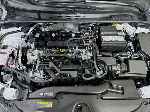 Used 2025 Toyota Corolla SE image 9