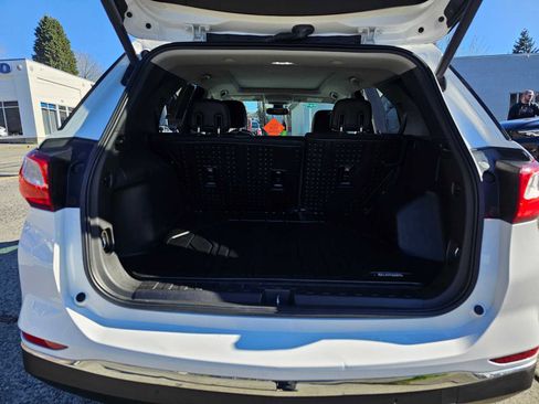 Used 2018 Chevrolet Equinox Premier image 8