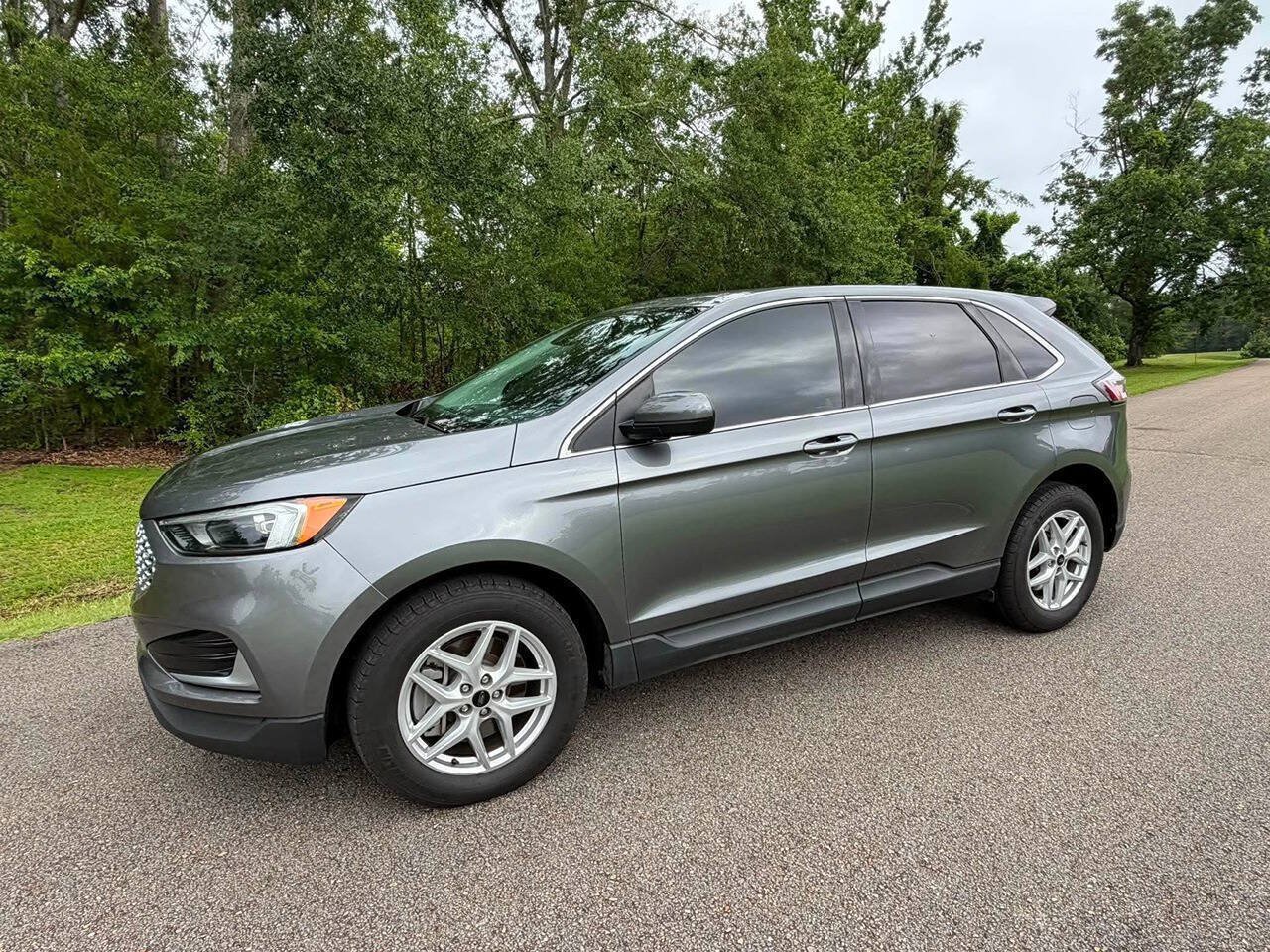 Used 2023 Ford Edge SEL AWD/4WD image 3