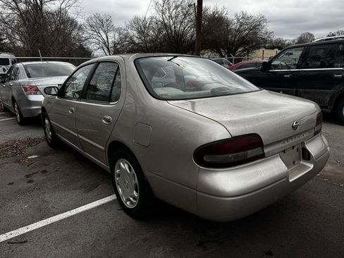 Used 1997 Nissan Altima XE image 6