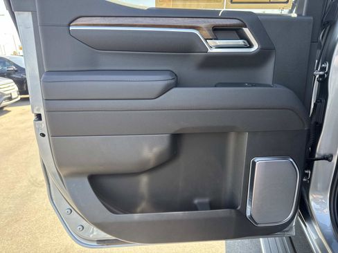 Used 2025 Chevrolet Silverado 1500 High Country w/ High Country Premium Package image 19