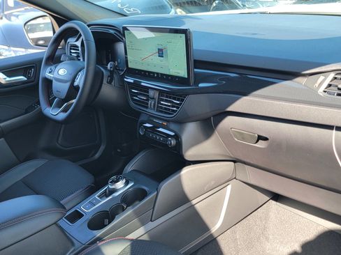 New 2025 Ford Escape ST-Line w/ Tech Pack #1 FWD image 16