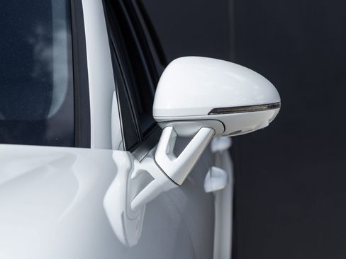 Certified 2026 Porsche Macan AWD/4WD image 18